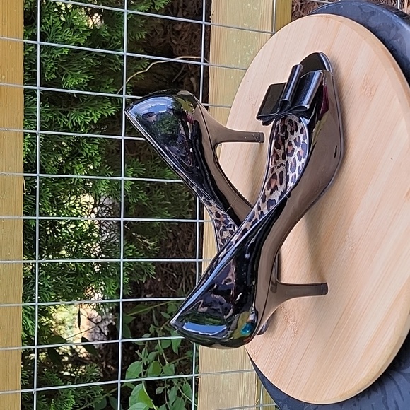 Jessica Simpson Womens Kendale Patent Leather Bow Peep Toe Heel Black Size 8.5 - Picture 3 of 13